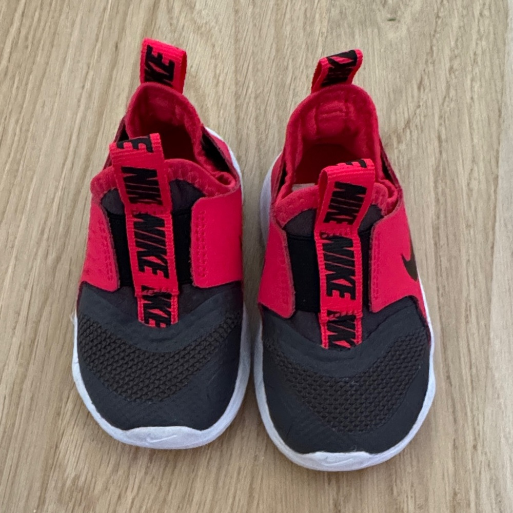 Nike Kids Black and Red Sneakers, 5C